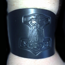 Lederarmband - Thor's Hammer (schwarz handarbeit)