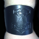 Lederarmband - Thor's Hammer (schwarz handarbeit)